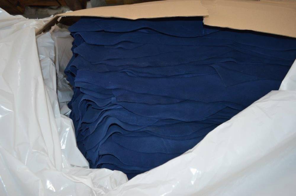 Stock pelle crosta velour blu