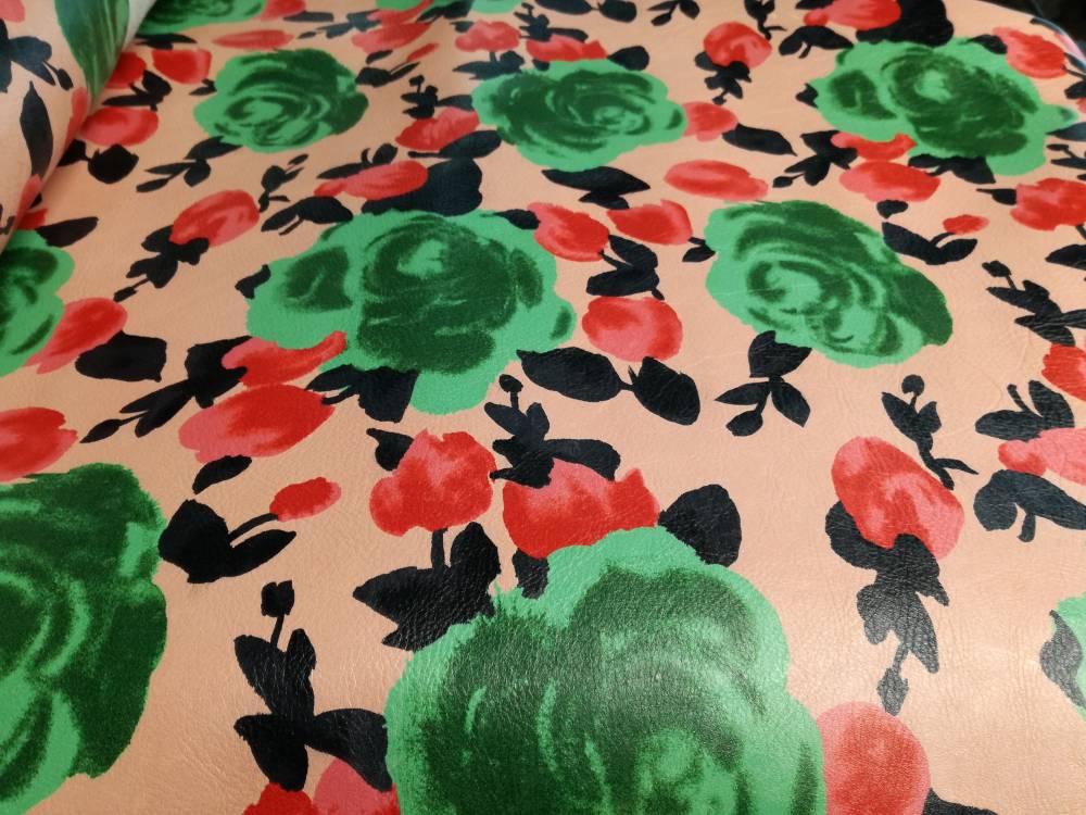 Bovine-da-pelletteria-in-fantasia-fiore